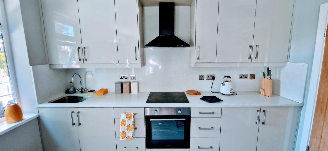 Central Reading Modern 3Br Flat - Walk To Station And High Street Экстерьер фото
